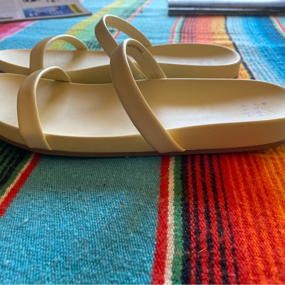 Slides - Picture 5 of 5